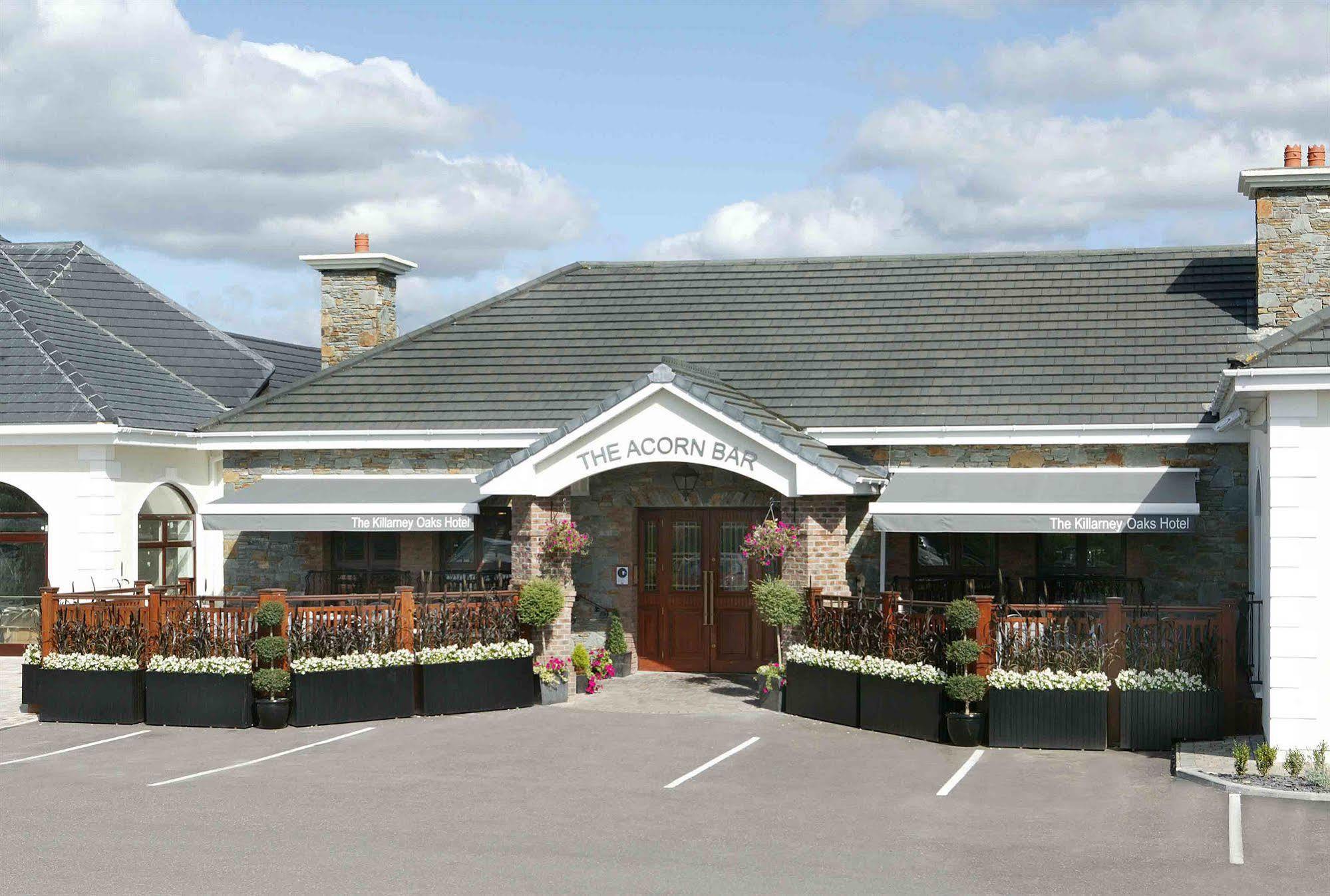 Killarney Oaks Hotel Exteriör bild